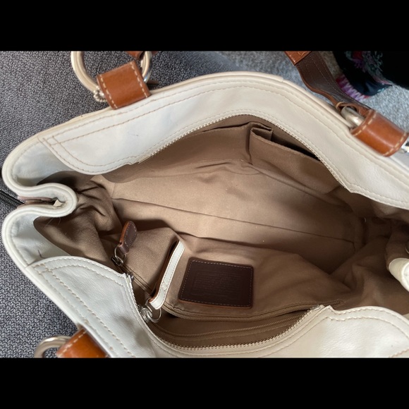 Coach purse - Picture 4 of 15